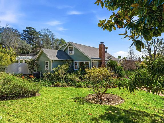 4th image of 320 Toyon Rd