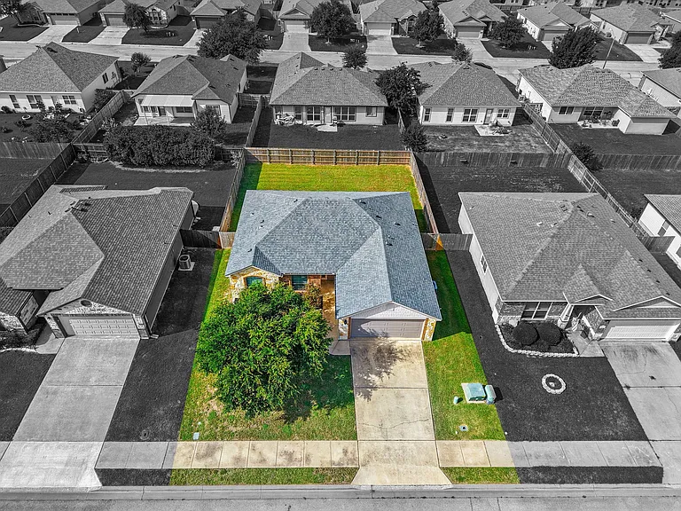 7925 Fieldstone Dr — Photo 4