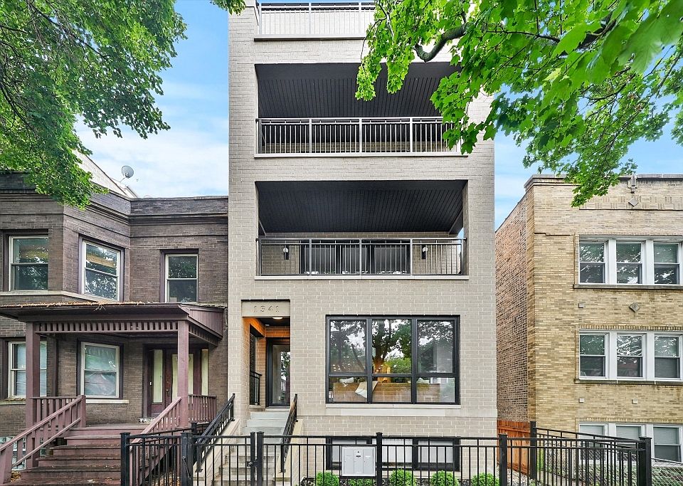 1st image of 1341 W Wrightwood Ave #3