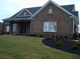 302 Whispering Brook Dr, Nicholasville, KY 40356