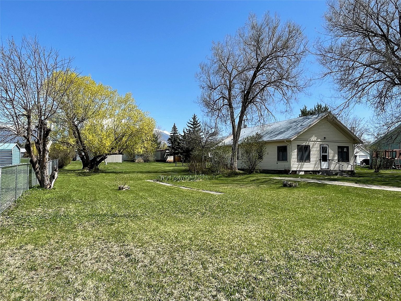 416 1st Ave, St Ignatius, MT 59865 Zillow