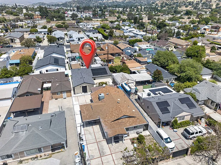 10843 Cantara St — Photo 24