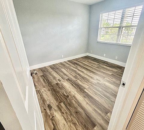 5th image of 1518 SE Royal Green Cir #201