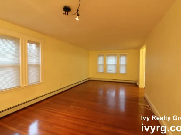 25 7th St #1, Medford, MA 02155