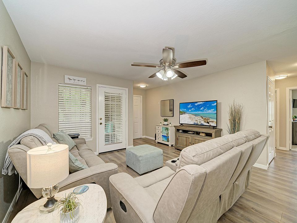 1st image of 7405 Vista Way APT 105