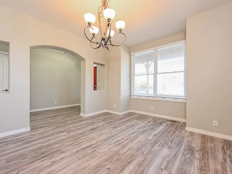 4376 Foxberry Dr — Photo 8