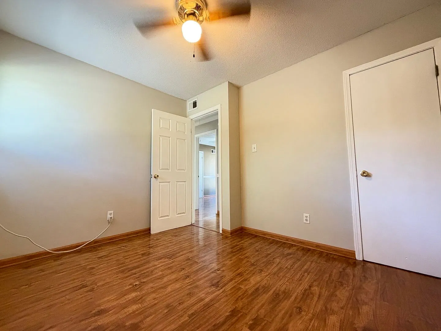 CUTE little bungalow in Horn Lake! — Photo 4