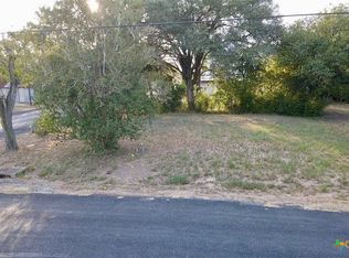 407 S Cameron St, Victoria, TX 77901