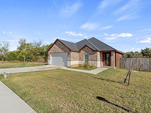 2nd image of 121 Pelican Dr