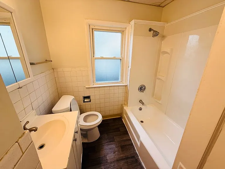 9302 Rosewood Ave — Photo 7