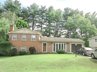 9227 Talisman Dr, Vienna, VA 22182