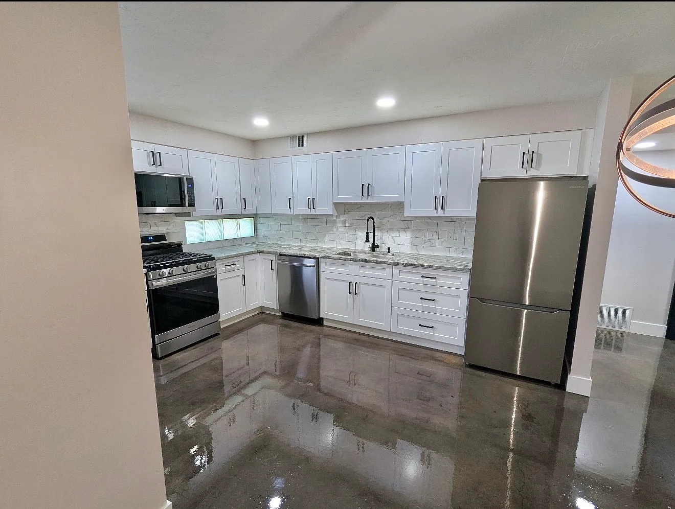 2 bed, 1020 sqft, $2,795 — Photo 4