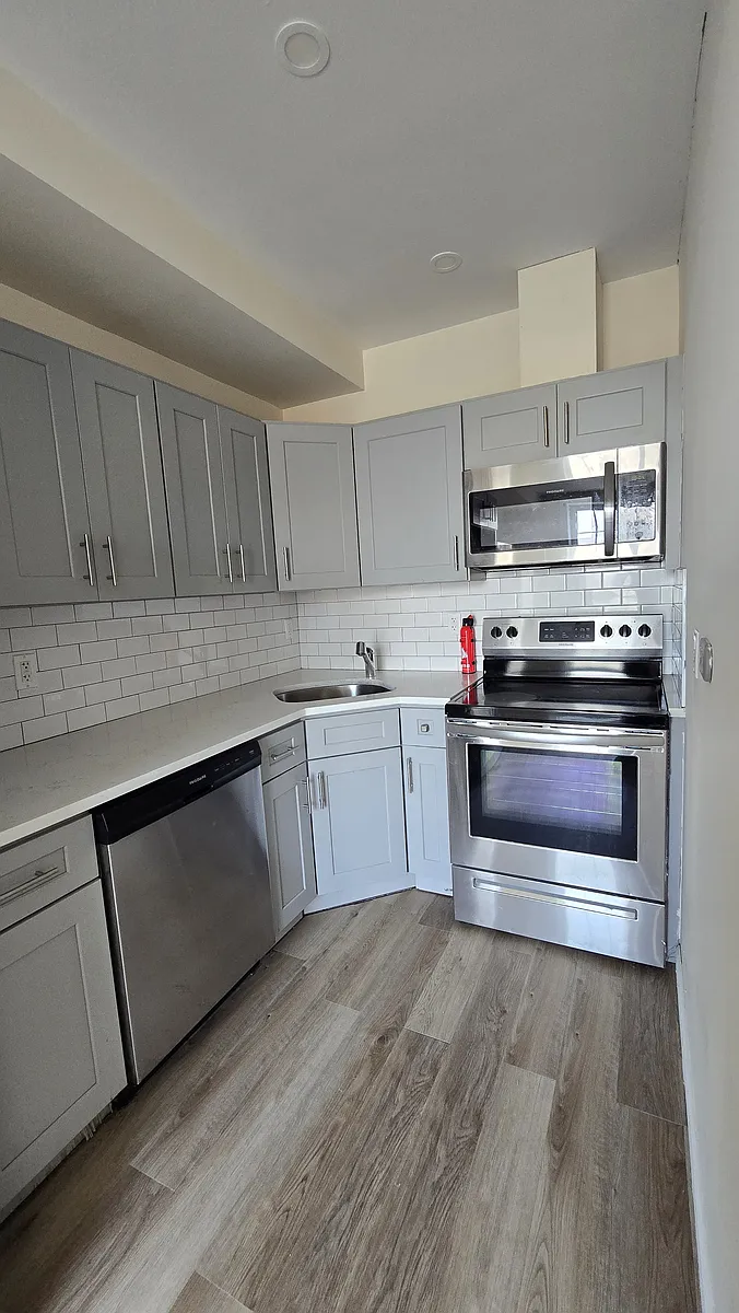 Building Photo - 37-28 104th St #PHA