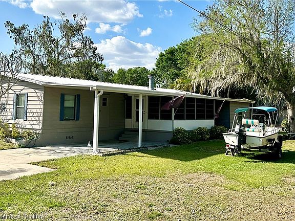 2nd image of 5 Crepe Myrtle St
