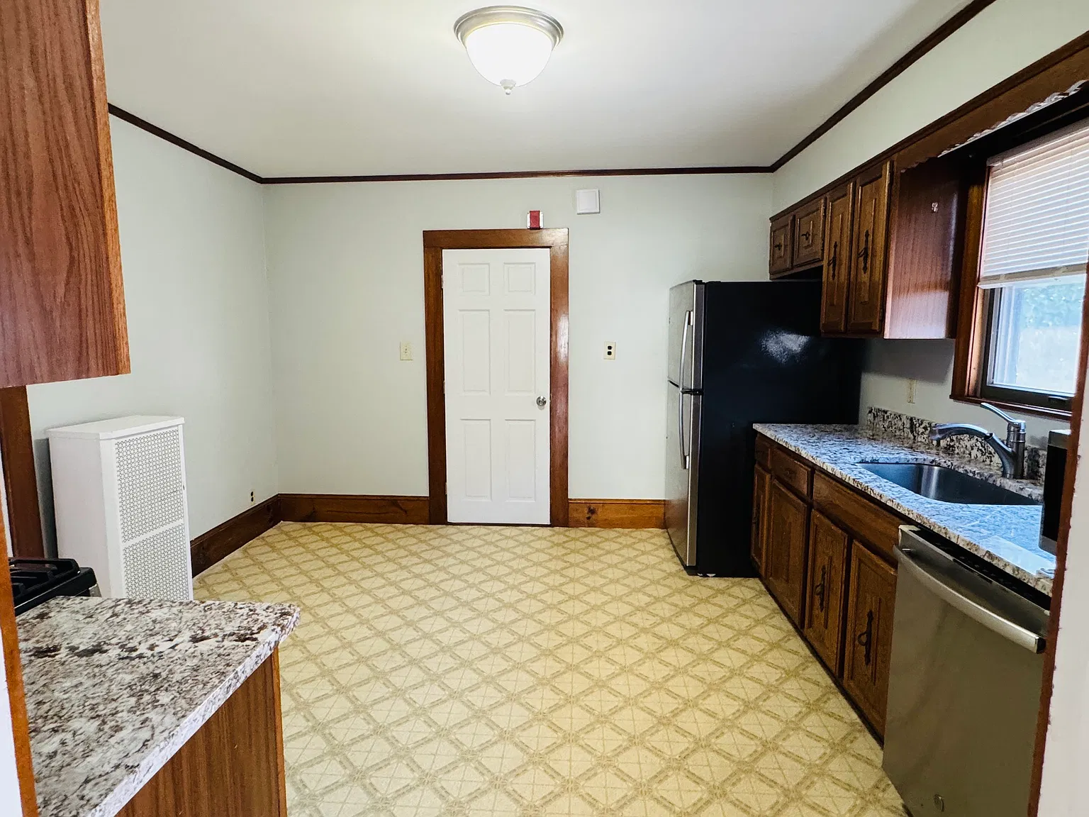 2 bed, 1100 sqft, $2,800 — Photo 3