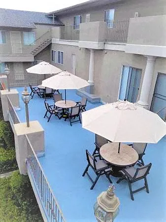 Chateau Spring Gardens Apartments — Photo 24