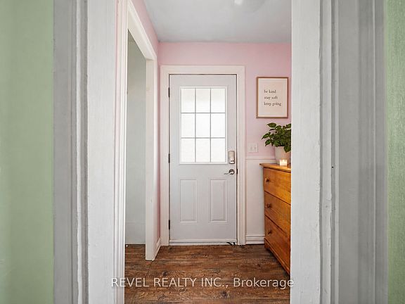 4th image of 7 Maple St
