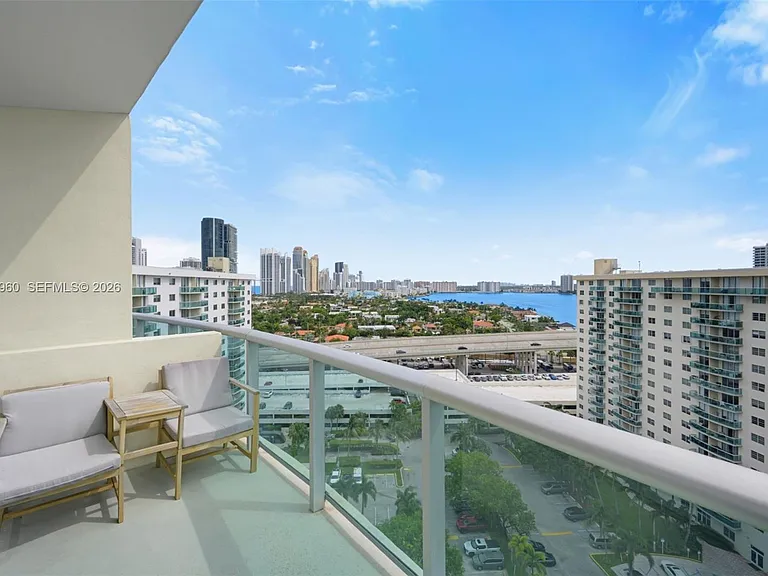 19380 Collins Ave #27 — Photo 2
