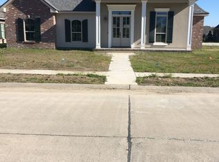 142 Abby Lake Dr, Thibodaux, LA 70301
