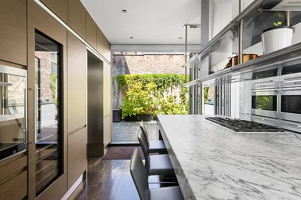 Rented by Corcoran | media 23