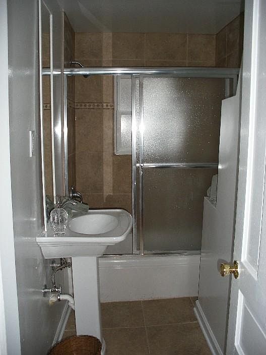 1st image of 3139 N Oakley Ave #3A