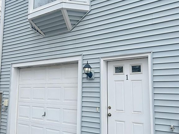 4th image of 221 Park St #9