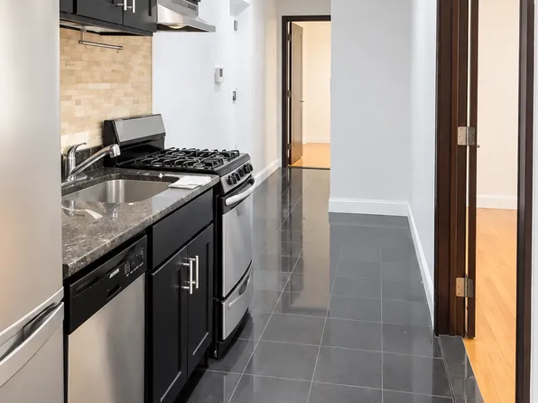 10 Manhattan Avenue image 1 of 5