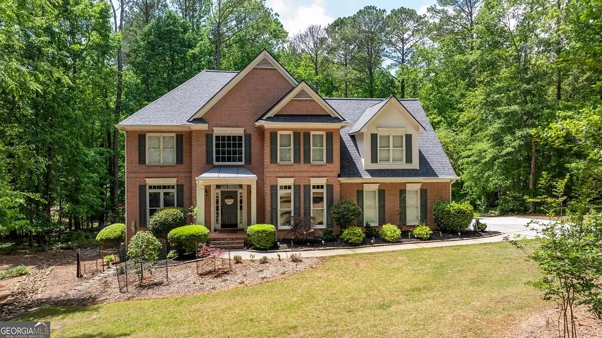 5 bed, 4.0 bath, 4771 sqft, $4,600 — Photo 1