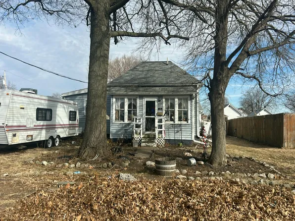 106 NW 5th Ave, Aledo, IL 61231