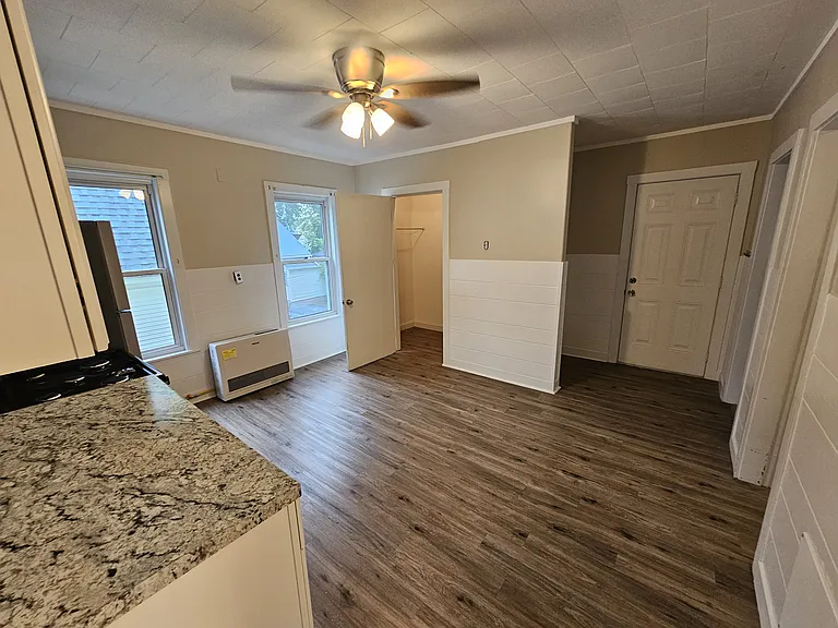 120 Pilgrim Ave #2 — Photo 2