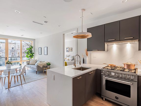 3rd image of 674 Hancock St #2B
