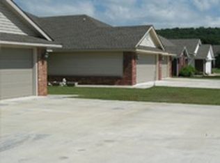 2106 Plum Creek Ln #B, Alma, AR 72921