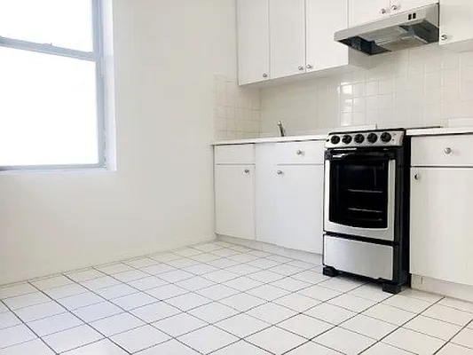 Rented by City Connections Realty | media 9