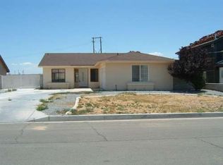 27525 Cloverleaf Dr, Helendale, CA 92342