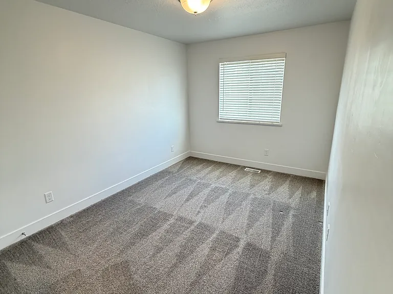 2736 E Kistler Aly — Photo 7