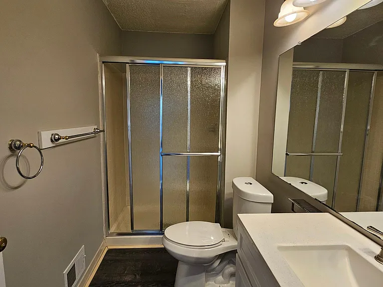 32 Holly Ct #32 — Photo 23