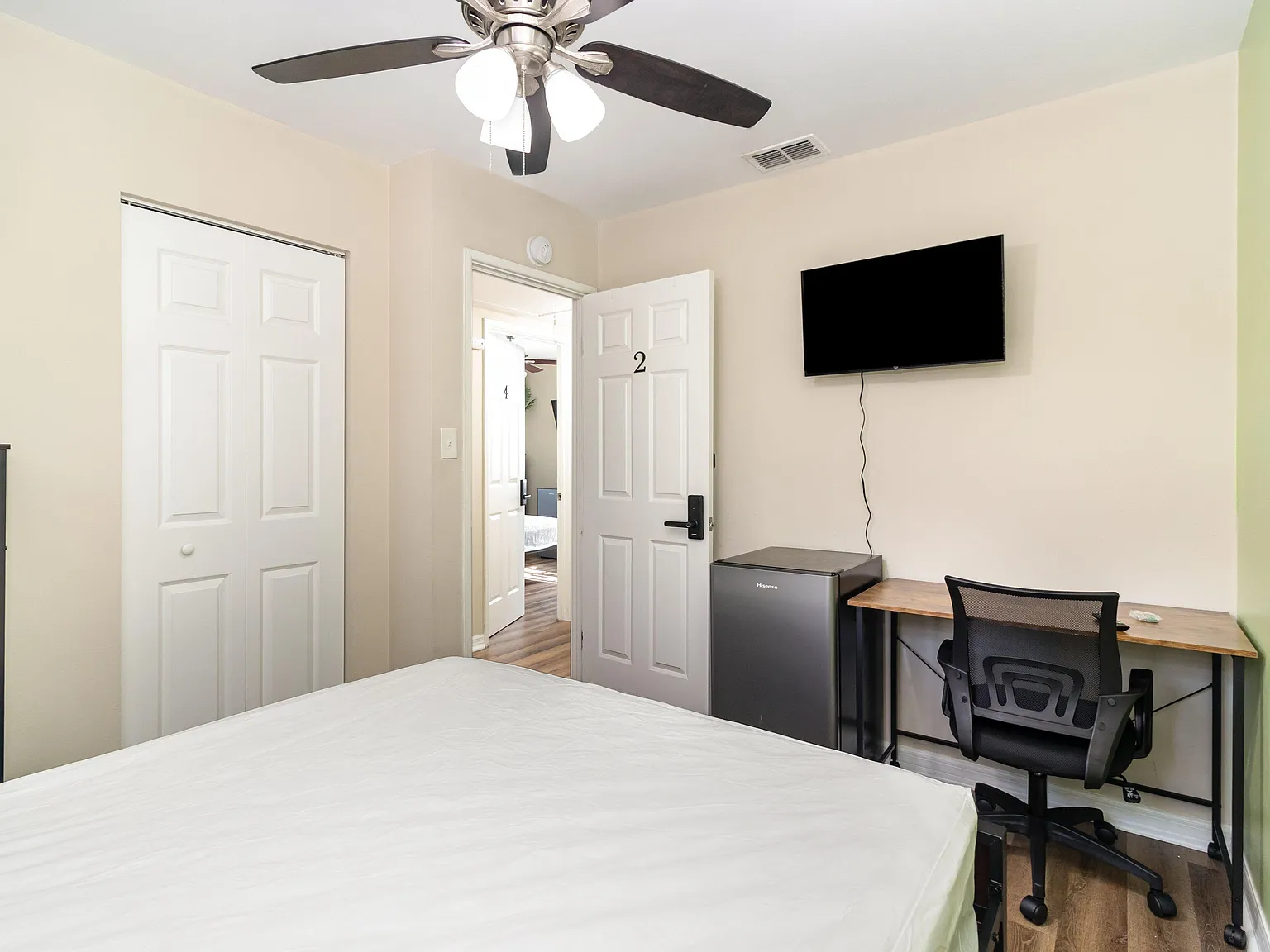 4 bed, 2.5 bath, 1767 sqft, $858 — Photo 1
