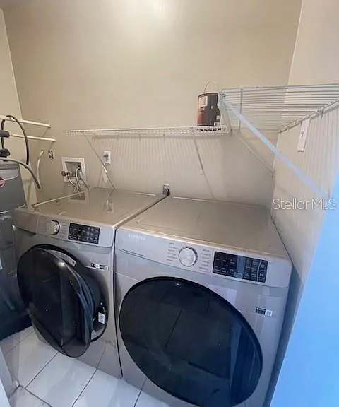 102 W Elm St — Photo 33
