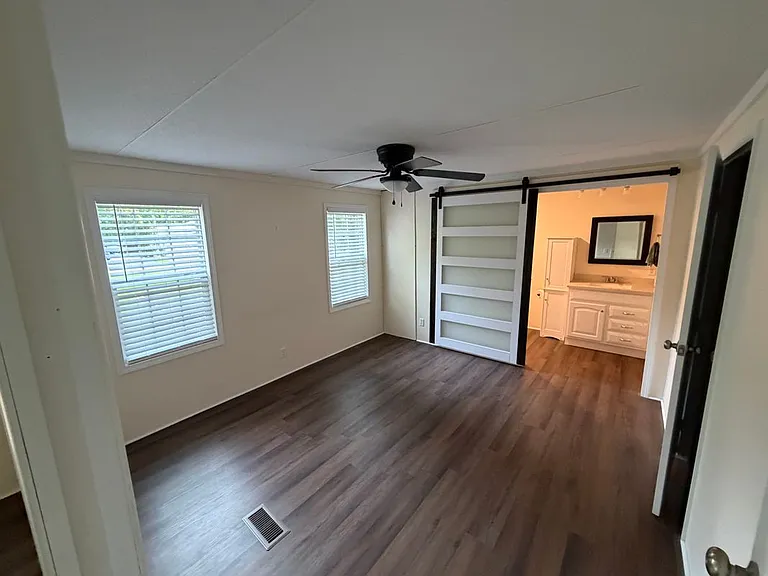 200 Pecan St — Photo 15