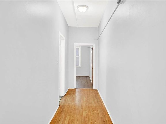3rd image of 2988 Kennedy Blvd #2