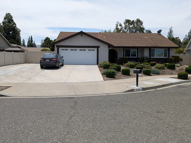 1146 Hudson Ct — Photo 1
