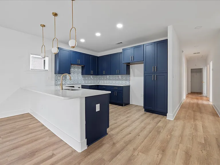1072 Bruce St — Photo 7