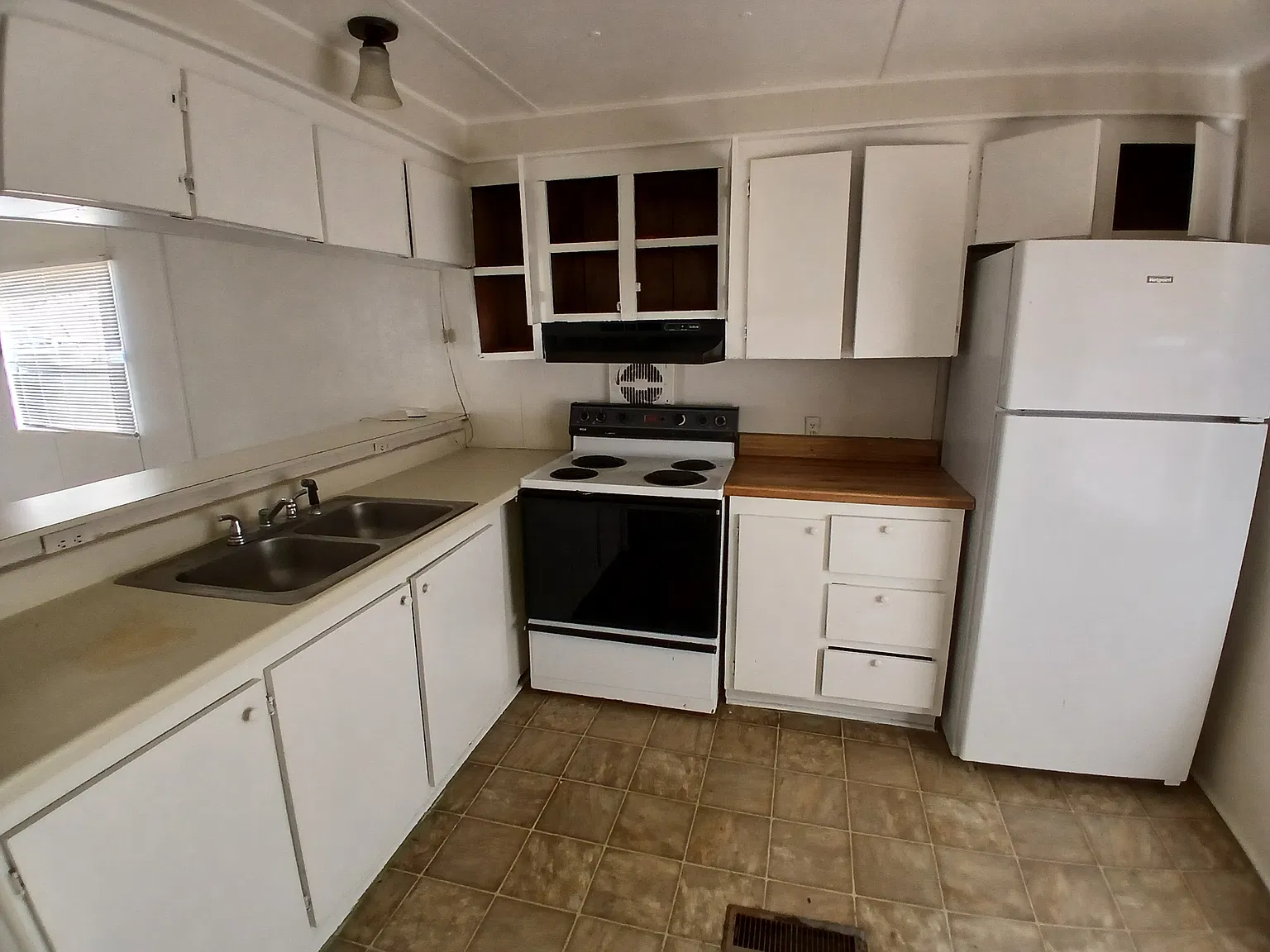 2 bed, 784 sqft, $749 — Photo 3