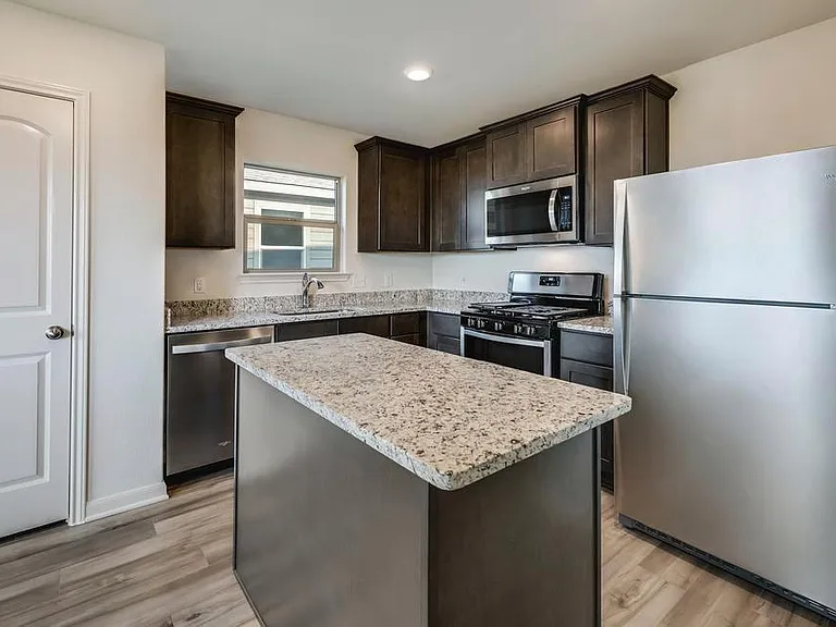 13705 Roosevelt Arch Dr — Photo 9