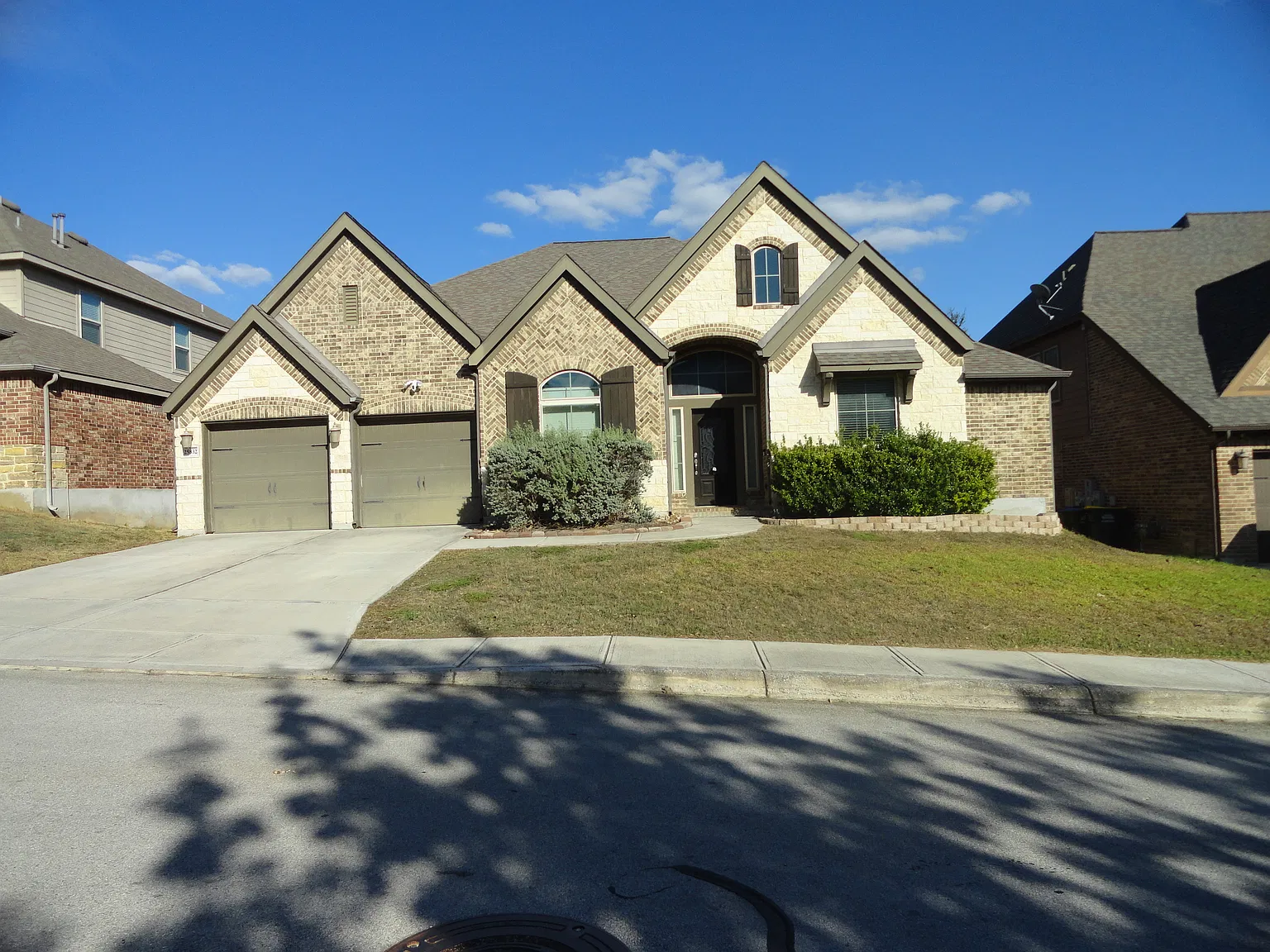 4 bed, 3.5 bath, 3474 sqft, $3,600 — Photo 1