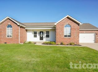 4682 Bayview Dr, Columbus, IN 47203