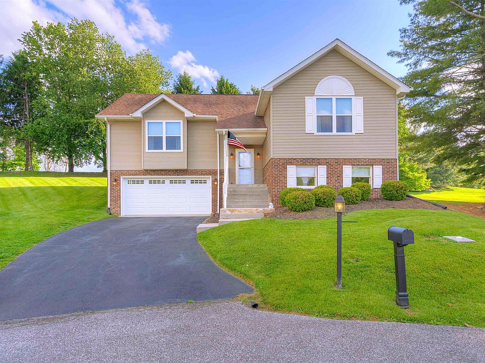 1st image of 208 Glen View Ln