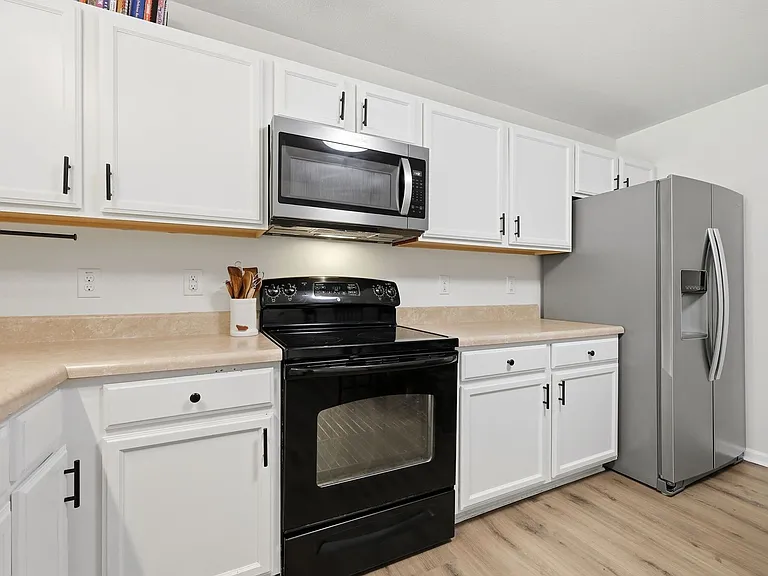 1404 Old Folkstone Rd #7 — Photo 10