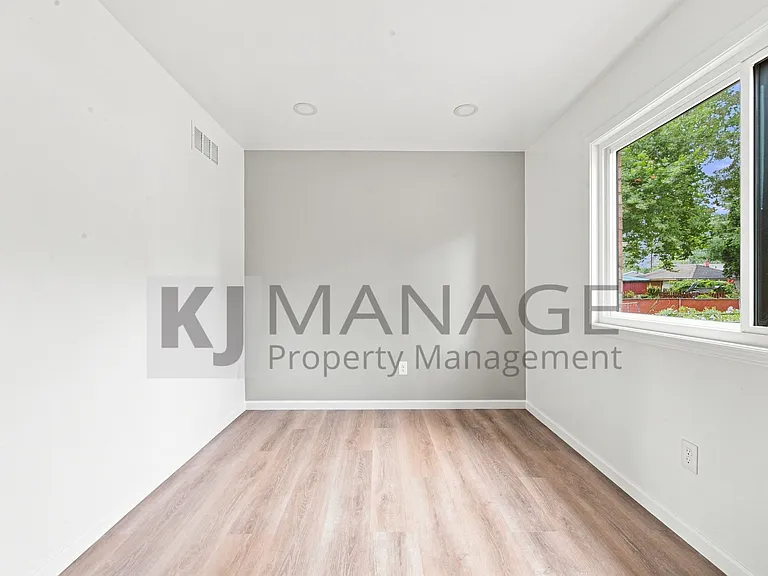12039 Rockland — Photo 11