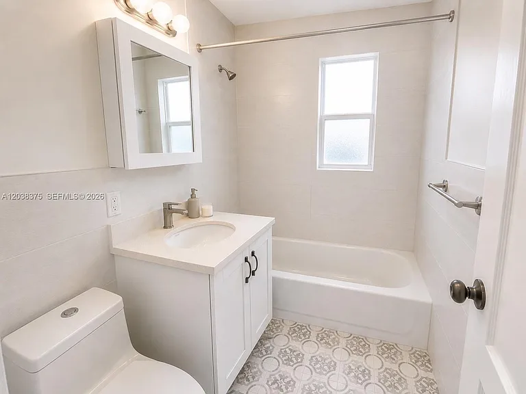 3530 SW 9th Ter #6B — Photo 8